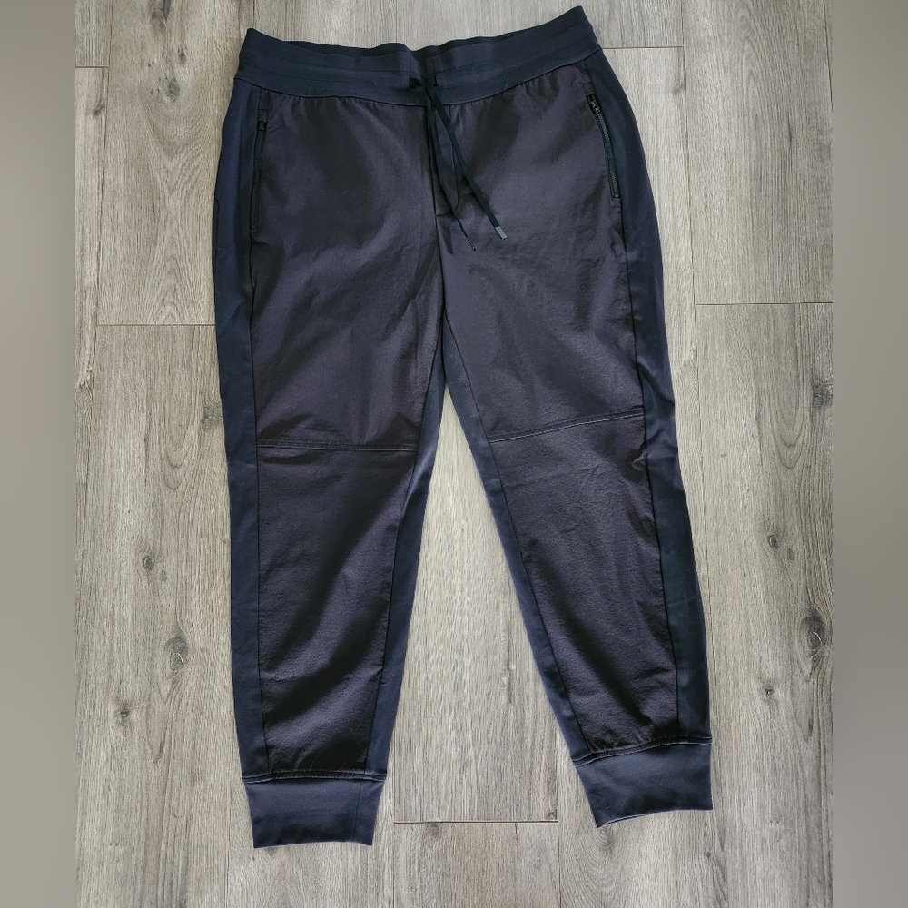 Athleta Headlands Hybrids Trek Mid Rise  Jogger Womens Size 18 Regular Black